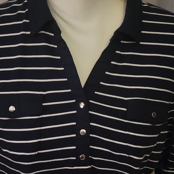 Croft & Barrow short sleeve top with collar- Size XL - Picture 2 of 6